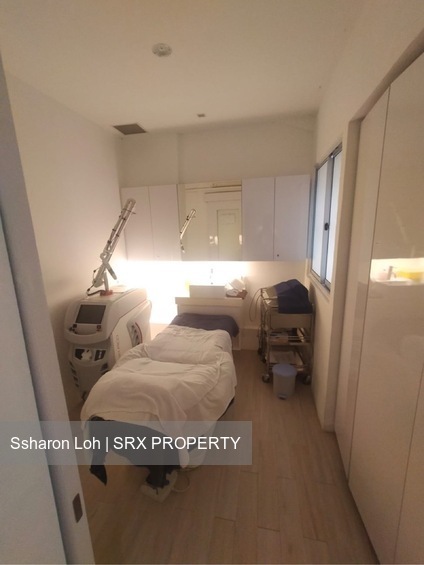 722 Ang Mo Kio Avenue 8 (D20), Shop House #575090251